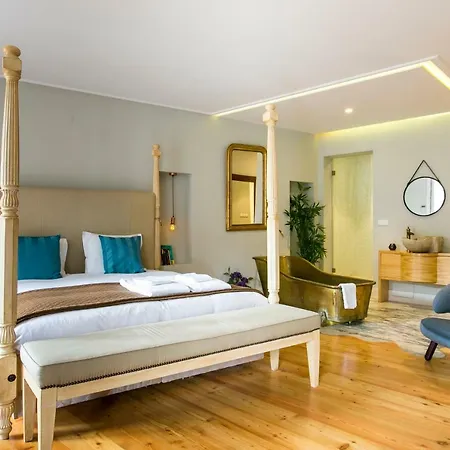 Marchesa Da Bica Luxury